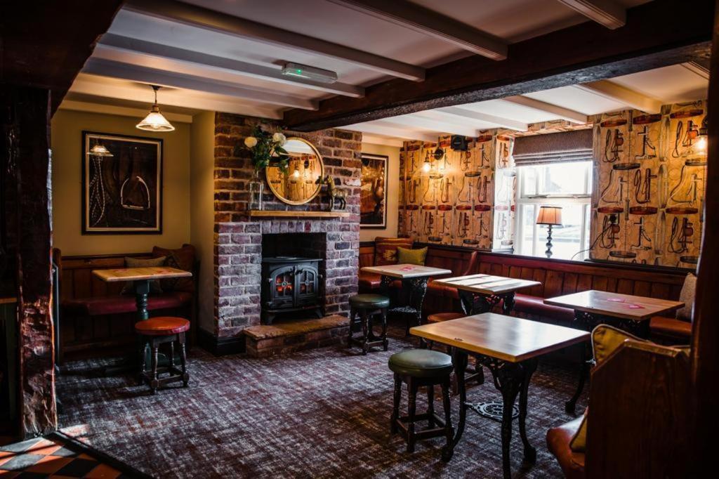 The Black Horse Inn Gainsborough Exterior photo